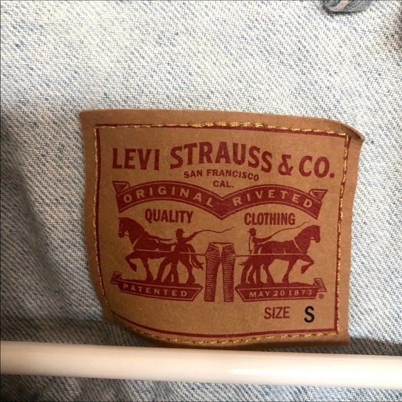 Levi’s Strauss Jean Jacket - Picture 4 of 10